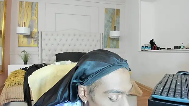 RosaliaMontero online show from December 15, 2025, 4:13 pm