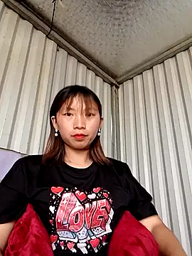 Snapshot of julybi chatting on December 4, 2025, 5:39 am julybi online show from December 4, 2025, 5:39 am