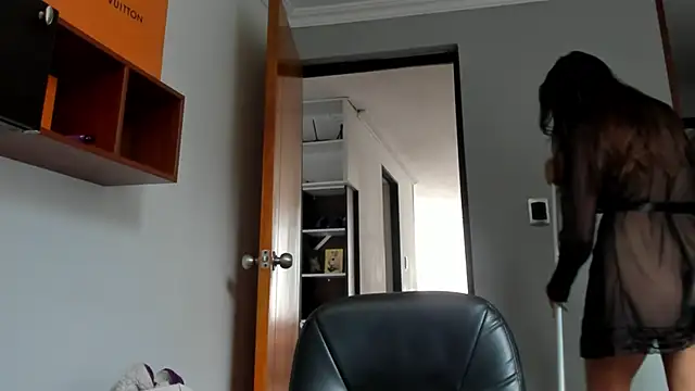 LilyGarcia online show from June 9, 2026, 5:14 pm
