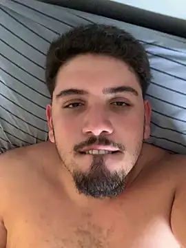 Snapshot of Bbbtro chatting on February 24, 2026, 8:10 pm Bbbtro online show from February 24, 2026, 8:10 pm