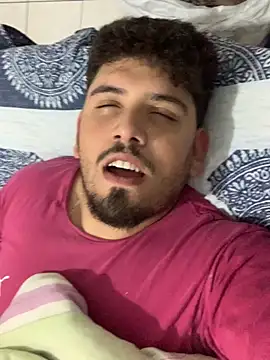 Snapshot of Bbbtro chatting on December 5, 2025, 9:23 pm Bbbtro online show from December 5, 2025, 9:23 pm