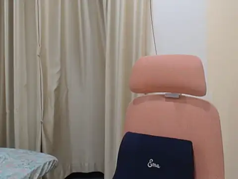 Snapshot of Lil-Cherries chatting on January 13, 2026, 4:44 pm Lil-Cherries online show from January 13, 2026, 4:44 pm