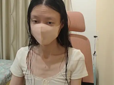 Snapshot of Lil-Cherries chatting on February 6, 2026, 1:40 pm Lil-Cherries online show from February 6, 2026, 1:40 pm