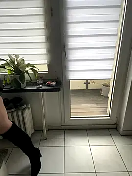 Snapshot of LilWetThing chatting on November 29, 2025, 1:55 pm LilWetThing online show from November 29, 2025, 1:55 pm