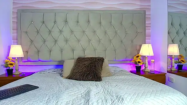 Snapshot of Liathompson_FG chatting on November 20, 2025, 7:36 pm Liathompson FG online show from November 20, 2025, 7:36 pm