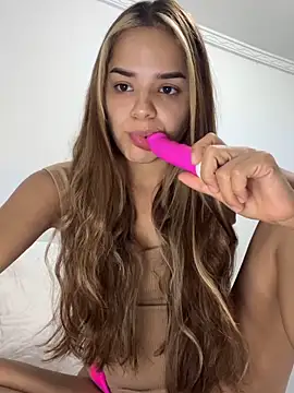 Snapshot of Sara__Secret chatting on November 13, 2025, 1:42 am Sara Secret online show from November 13, 2025, 1:42 am