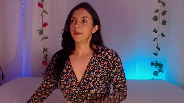 Snapshot of Belladonna_lips chatting on June 4, 2026, 12:59 am Belladonna lips online show from June 4, 2026, 12:59 am