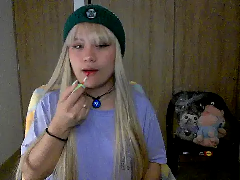 littlec4ke online show from November 18, 2025, 3:10 am