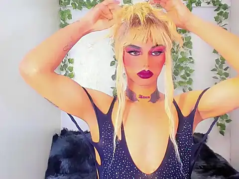 Sofia-hot  online show from November 12, 2025, 9:40 pm