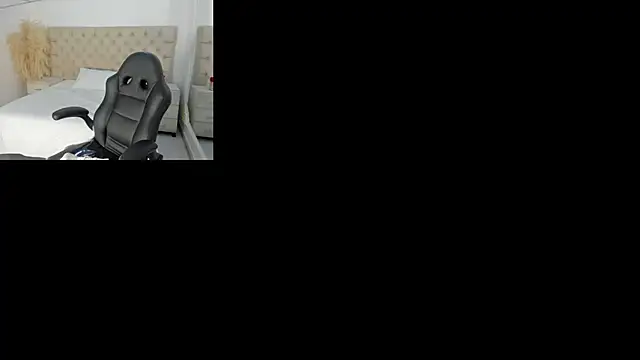 ZarinaWynne online show from May 10, 2026, 1:25 pm