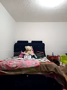 Snapshot of themorenofit08 chatting on April 7, 2026, 5:48 pm themorenofit08 online show from April 7, 2026, 5:48 pm