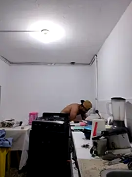 Snapshot of themorenofit08 chatting on April 15, 2026, 11:05 pm themorenofit08 online show from April 15, 2026, 11:05 pm