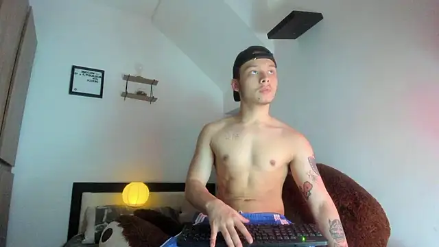 Snapshot of Zeus_Jeff chatting on January 17, 2026, 9:51 pm Zeus Jeff online show from January 17, 2026, 9:51 pm