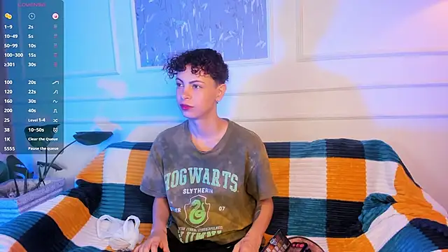 AliceMadnes online show from March 22, 2026, 8:10 pm