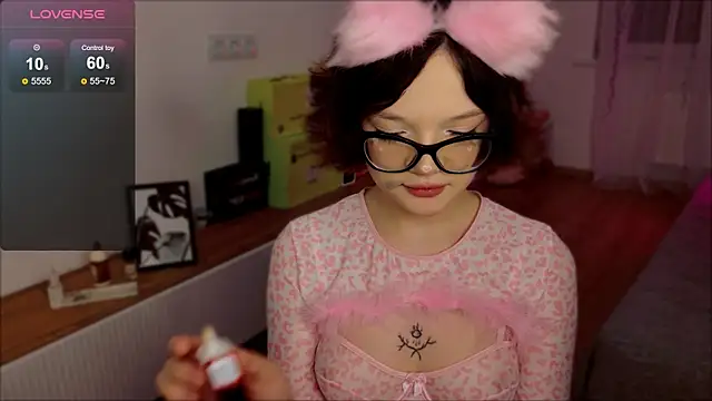 Snapshot of Sweety_cheeky chatting on November 28, 2025, 9:26 pm Sweety cheeky online show from November 28, 2025, 9:26 pm