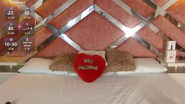 Lily Queen30 online show from November 14, 2025, 8:01 pm