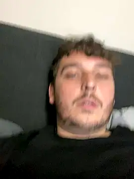 Snapshot of BigLee999 chatting on November 9, 2025, 6:34 pm BigLee999 online show from November 9, 2025, 6:34 pm