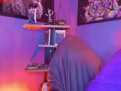 luxiel  online show from February 10, 2026, 11:48 pm