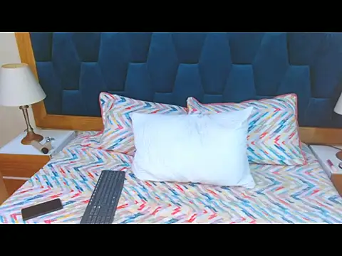 morrigan luxus2 online show from November 27, 2025, 11:27 pm