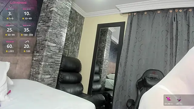 MilfBrenda online show from November 24, 2025, 12:38 pm