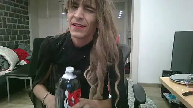 Snapshot of samia42 chatting on November 18, 2025, 5:05 pm samia42 online show from November 18, 2025, 5:05 pm