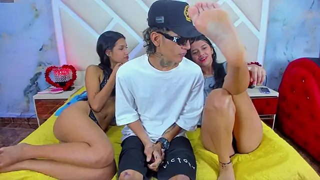 Threelicious  online show from February 5, 2026, 12:17 am