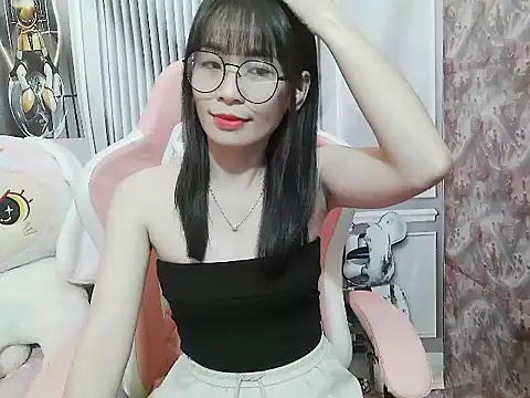 Snapshot of Ella039 chatting on December 17, 2025, 5:23 am Ella039 online show from December 17, 2025, 5:23 am