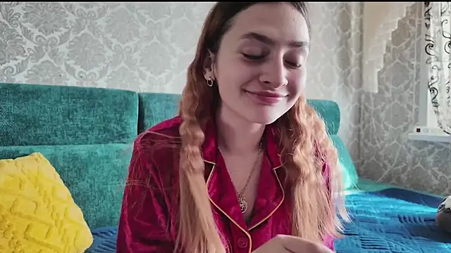 SweetLiaison online show from April 1, 2026, 7:10 am