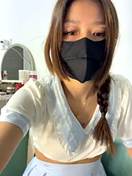 Snapshot of Cara-02 chatting on November 27, 2025, 12:33 am Cara-02 online show from November 27, 2025, 12:33 am