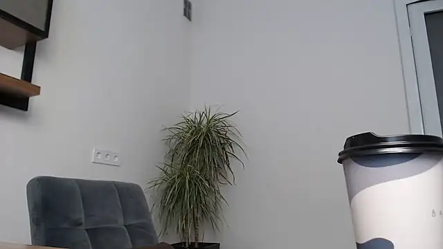 Veronichkaaa online show from February 12, 2026, 8:14 am