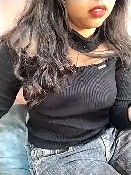 Sexy Divya   online show from March 11, 2026, 6:07 am
