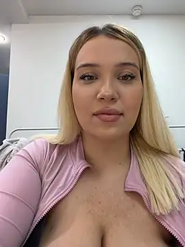 Snapshot of KilianaNoir chatting on February 15, 2026, 7:51 am KilianaNoir online show from February 15, 2026, 7:51 am