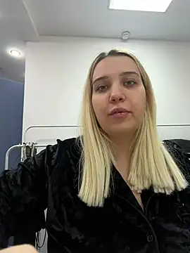 Snapshot of KilianaNoir chatting on February 13, 2026, 7:19 am KilianaNoir online show from February 13, 2026, 7:19 am