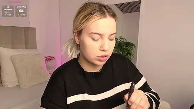 Snapshot of KilianaNoir chatting on March 9, 2026, 7:34 am KilianaNoir online show from March 9, 2026, 7:34 am