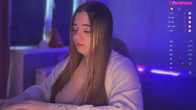 AmeliaMiles online show from March 26, 2026, 7:28 am