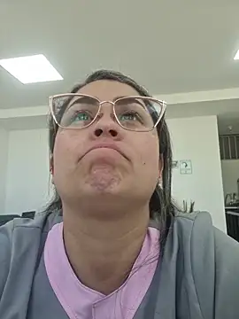 Snapshot of Laurenwc chatting on November 18, 2025, 4:32 pm Laurenwc online show from November 18, 2025, 4:32 pm