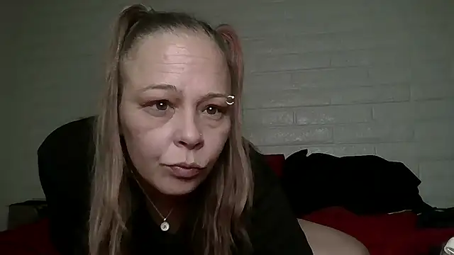 Snapshot of nikkibae33 chatting on April 10, 2026, 2:18 am nikkibae33 online show from April 10, 2026, 2:18 am