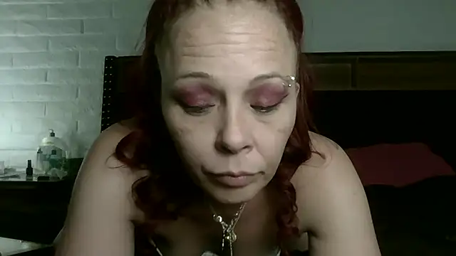 nikkibae33 online show from May 4, 2026, 4:38 am