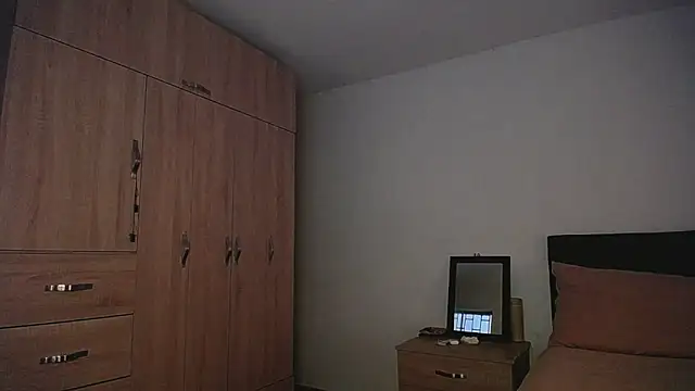 Snapshot of _Pariiss chatting on March 21, 2026, 8:02 pm Pariiss online show from March 21, 2026, 8:02 pm