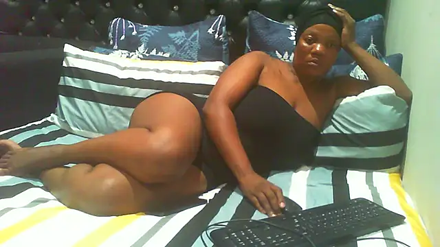 DustyLucy02 online show from February 5, 2026, 11:17 am