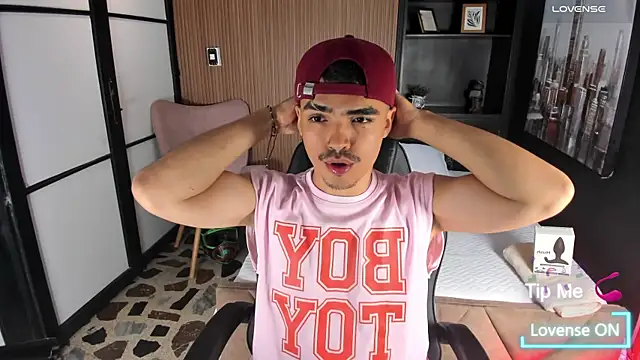 NicoKingg  online show from November 11, 2025, 1:44 am