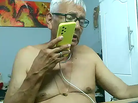 Snapshot of dirtysluttyfist chatting on November 20, 2025, 9:58 pm dirtysluttyfist online show from November 20, 2025, 9:58 pm