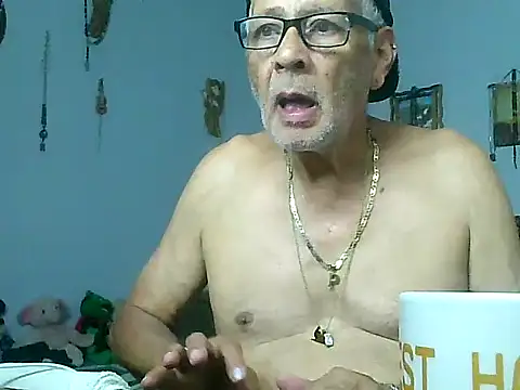 Snapshot of dirtysluttyfist chatting on December 14, 2025, 4:01 pm dirtysluttyfist online show from December 14, 2025, 4:01 pm