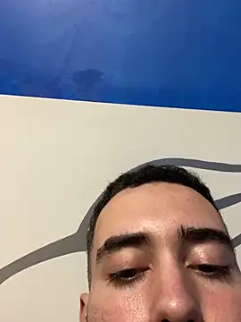 Snapshot of adrihgz chatting on November 29, 2025, 6:19 pm adrihgz online show from November 29, 2025, 6:19 pm