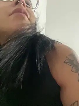 Snapshot of amazonaa9 chatting on March 13, 2026, 4:45 pm amazonaa9 online show from March 13, 2026, 4:45 pm