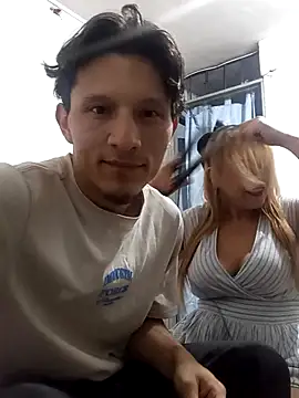 Snapshot of xXAndreyAndMariaXx chatting on November 12, 2025, 12:04 am xXAndreyAndMariaXx online show from November 12, 2025, 12:04 am