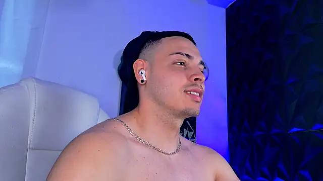 Maxwell Dupont online show from February 3, 2026, 11:10 pm