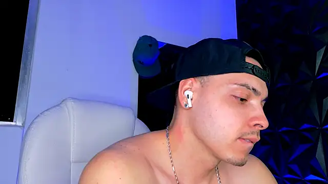 Maxwell Dupont online show from December 21, 2025, 12:02 am