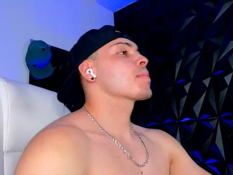 Maxwell Dupont online show from November 26, 2025, 6:19 pm