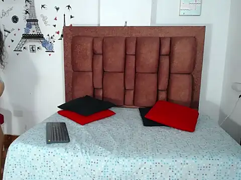 vchelsietaylorper online show from November 9, 2025, 7:18 pm